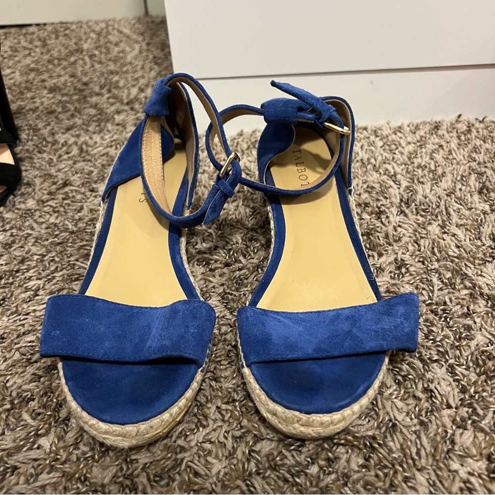 Talbots blue velvet sandal with small wedge size 8